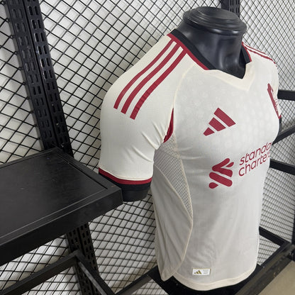 Jersey Liverpool 2025-26 Visitante beige, foto 6 de 9