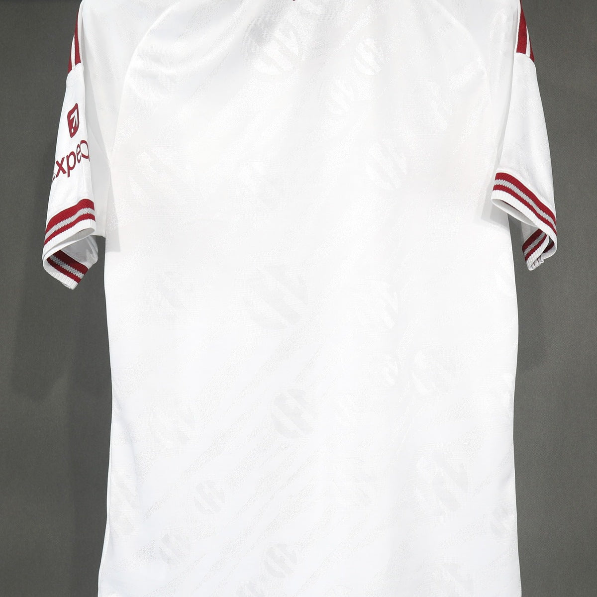 Jersey Liverpool 2026-27 Visitante blanco, foto 3 de 7