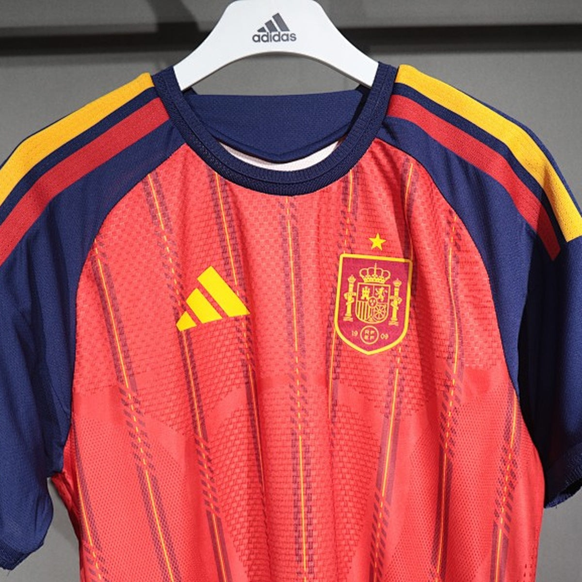 Jersey España 2026 Local rojo, foto 6 de 6