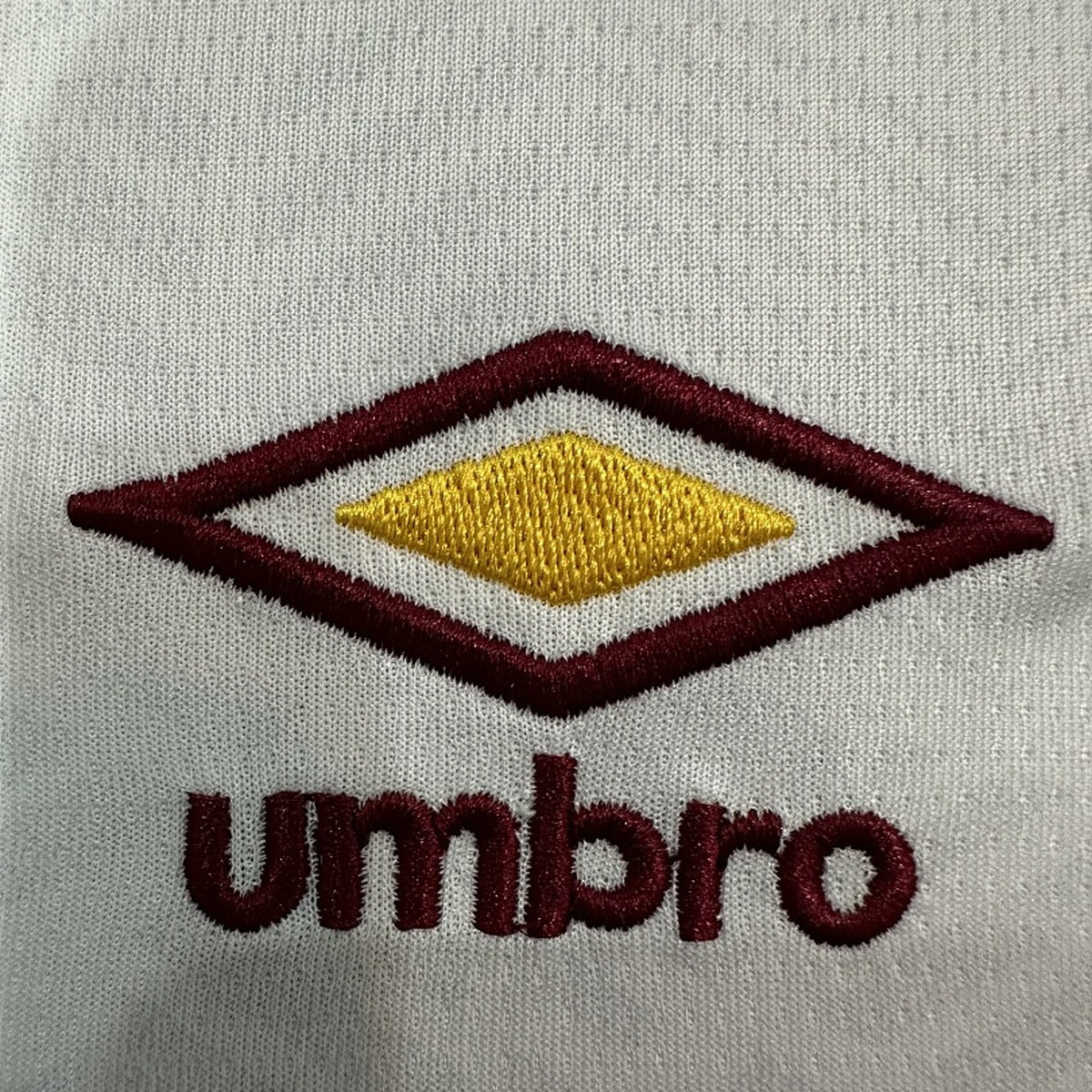 Jersey West Ham United 2024-25 Tercero blanco, foto 5 de 7