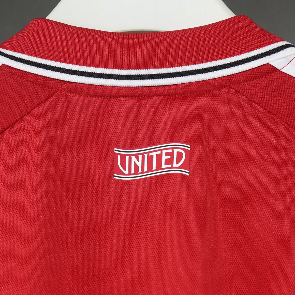Jersey Manchester United 2026-27 Local rojo, foto 4 de 7