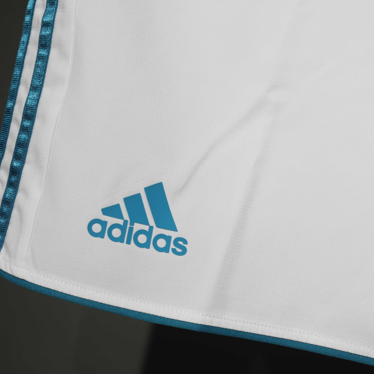 Short Real Madrid adidas 2017/18 Local blanco, foto 2 de 6