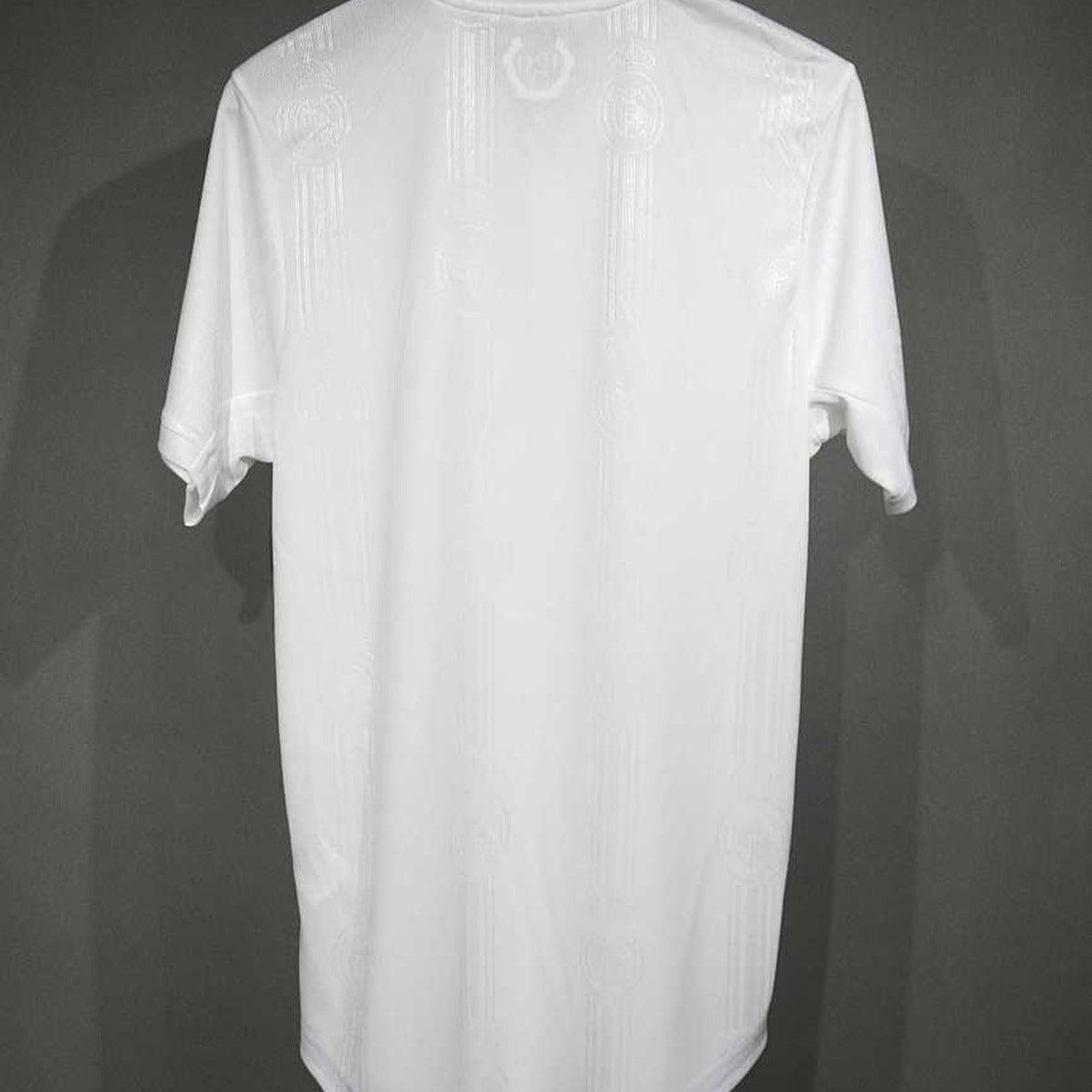 Jersey Real Madrid 2022-23 Local blanco, foto 2 de 6
