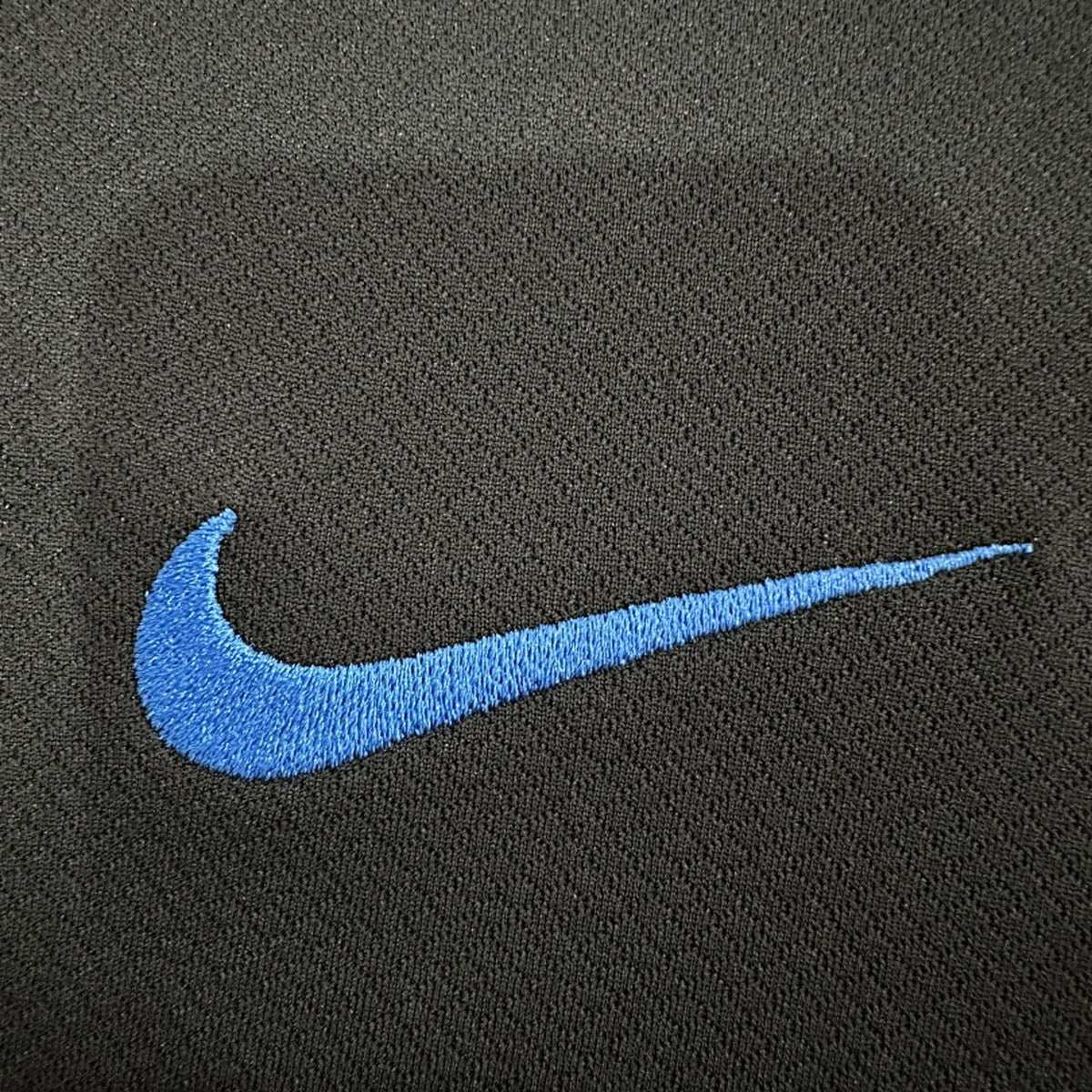 Jersey Inglaterra 2025 Visitante negro, foto 5 de 6