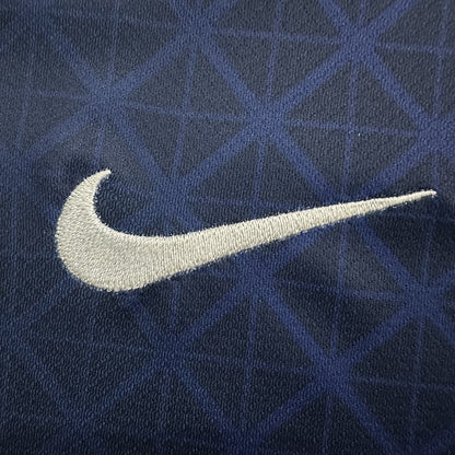 Jersey Paris Saint-Germain 2025-26 Local azul marino, foto 5 de 6