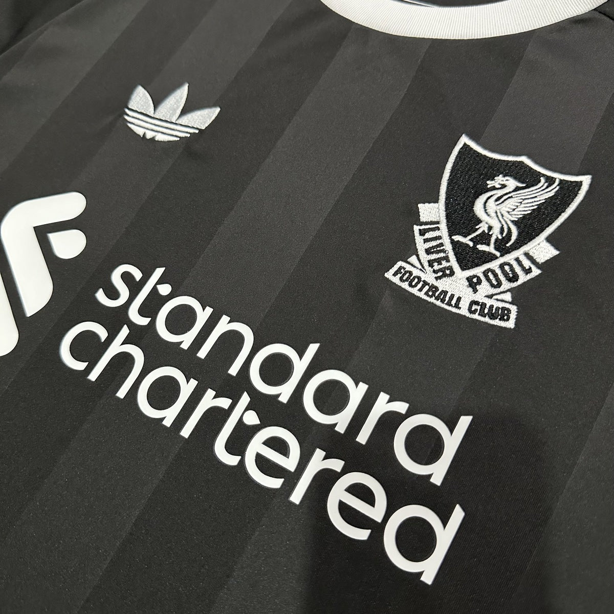 Jersey Liverpool 2025-26 Portero negro, foto 5 de 9