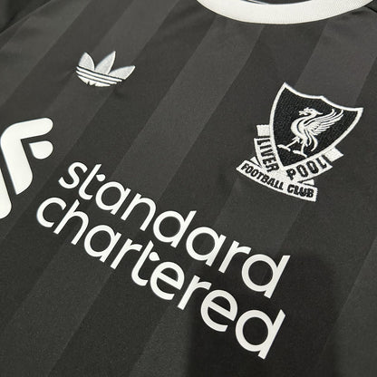 Jersey Liverpool 2025-26 Portero negro, foto 5 de 9