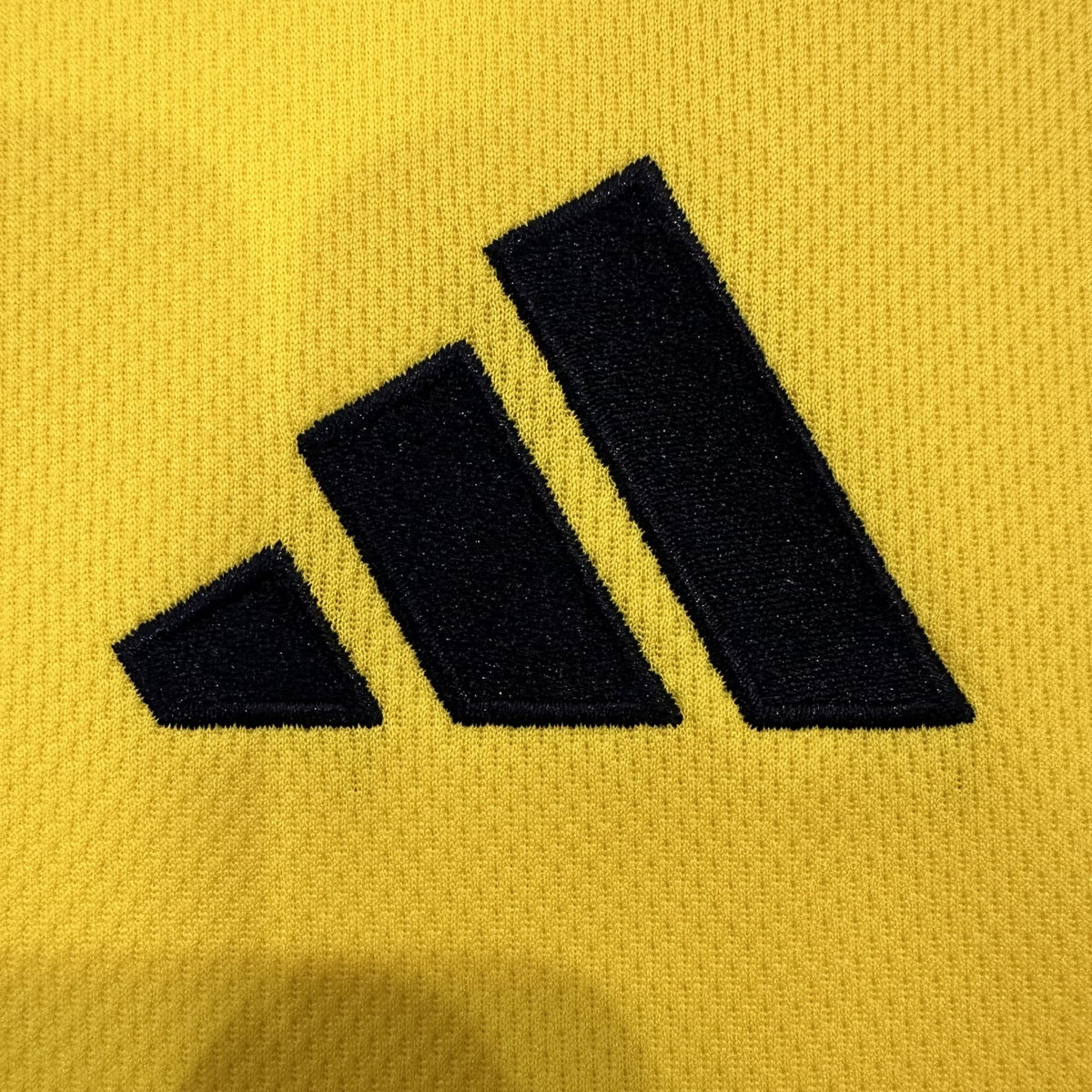 Jersey Al Nassr 2026-27 Local amarillo, foto 5 de 8