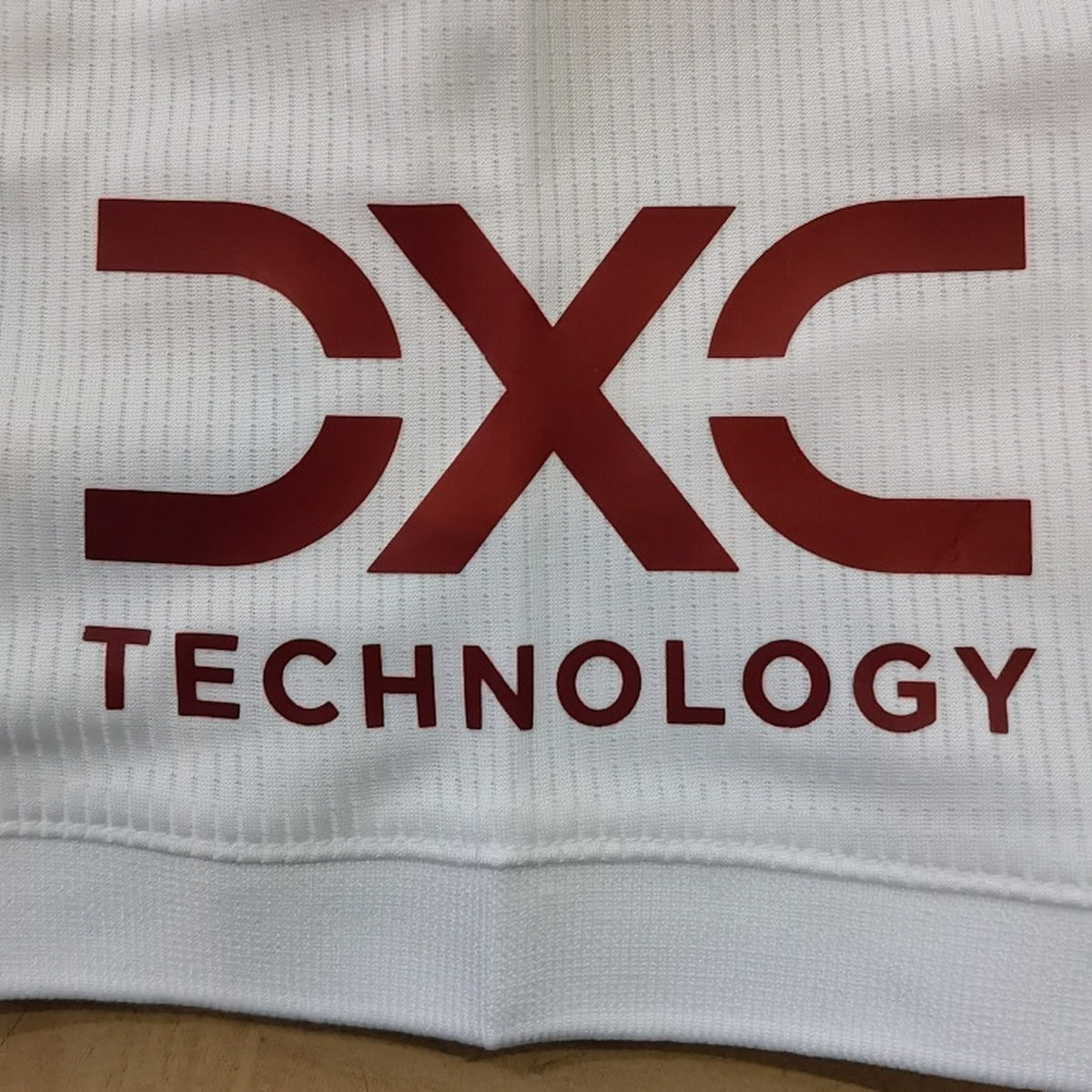 Jersey Manchester United 2023-24 Tercero blanco, foto 6 de 7