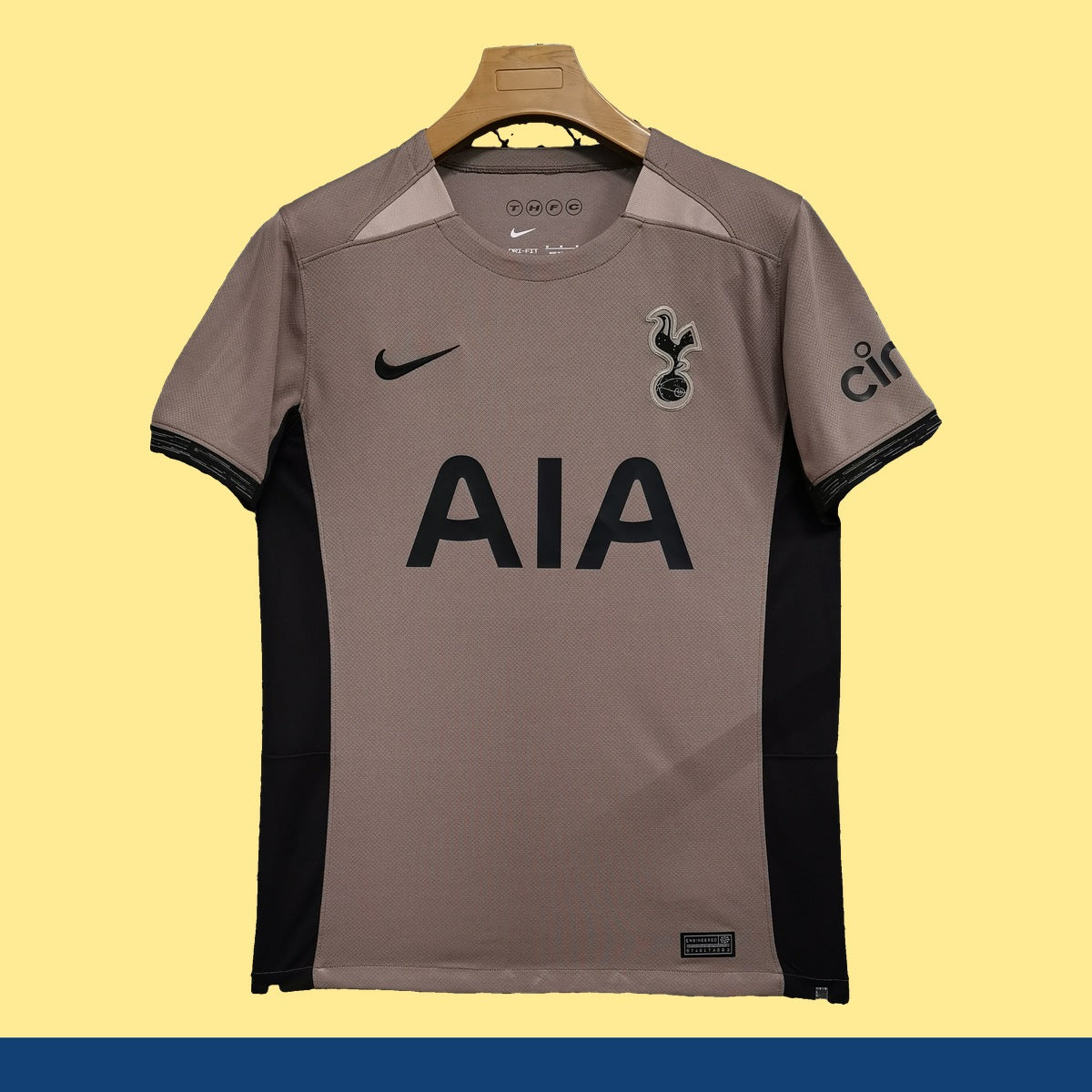 Jersey Tottenham 2023-24 Tercero beige, foto 1 de 7