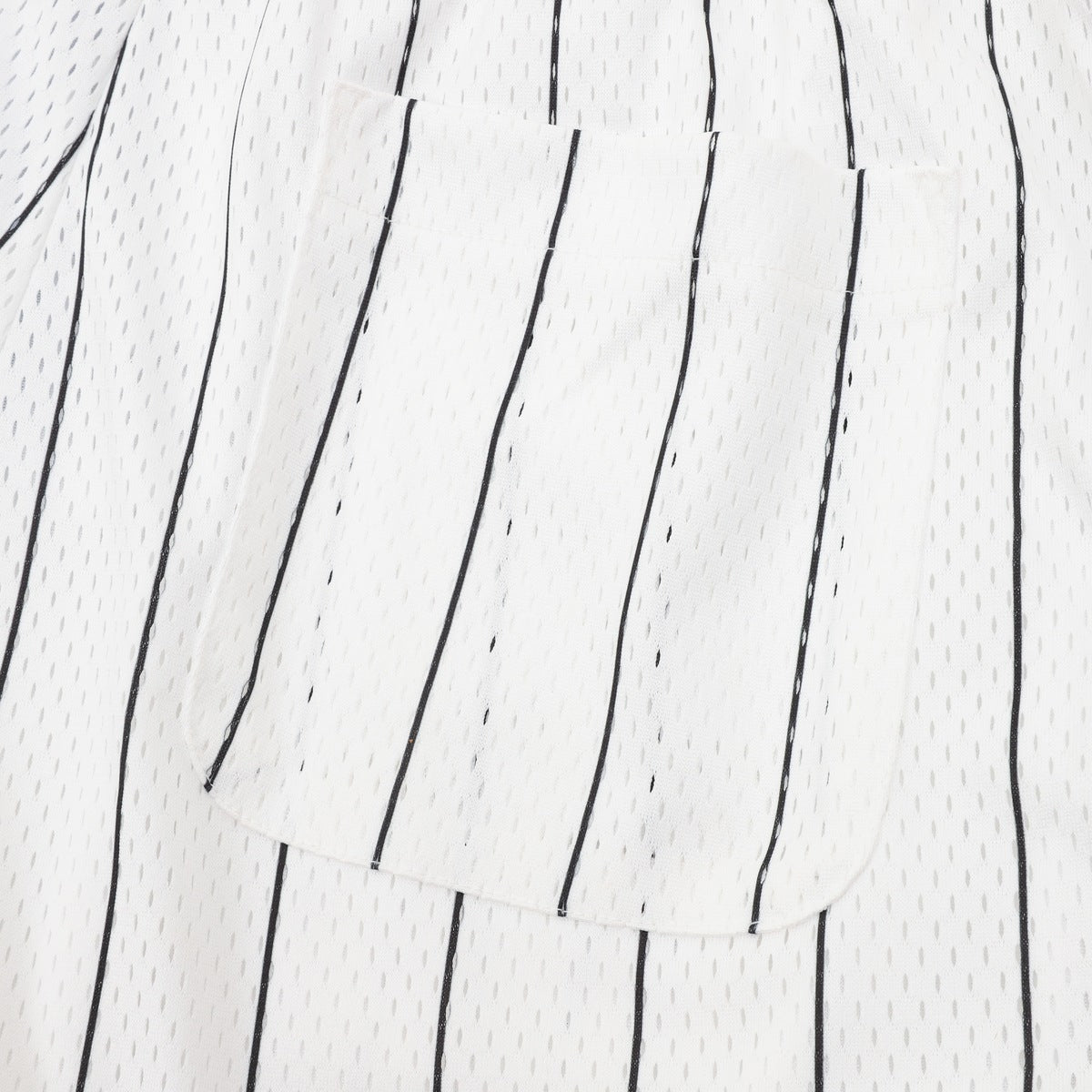Short UNDEFEATED Blanco, foto 4 de 9