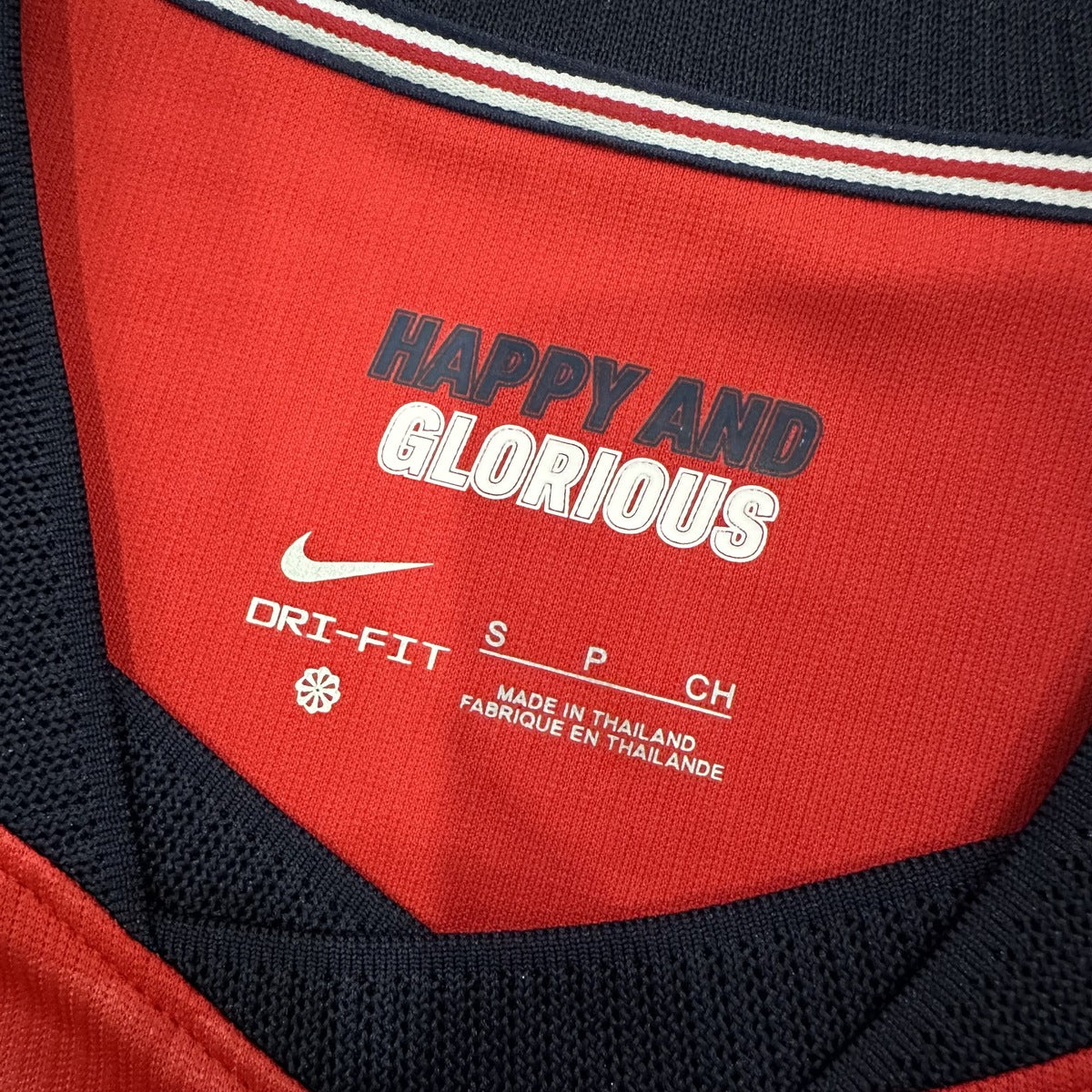 Jersey Inglaterra 2026 Visitante rojo, foto 7 de 10