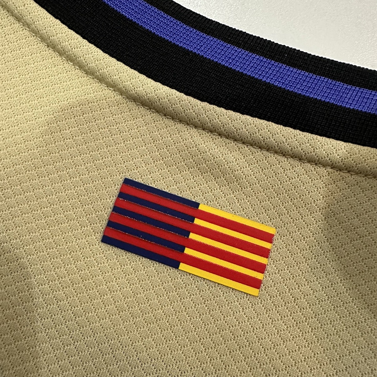 Jersey FC Barcelona 2025-26 Visitante beige, foto 6 de 7
