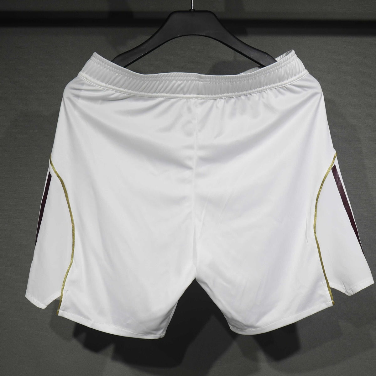 Short Aston Villa adidas 2025 Local blanco, foto 2 de 6