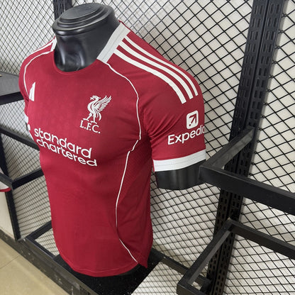 Jersey Liverpool 2025-26 Local rojo, foto 7 de 9