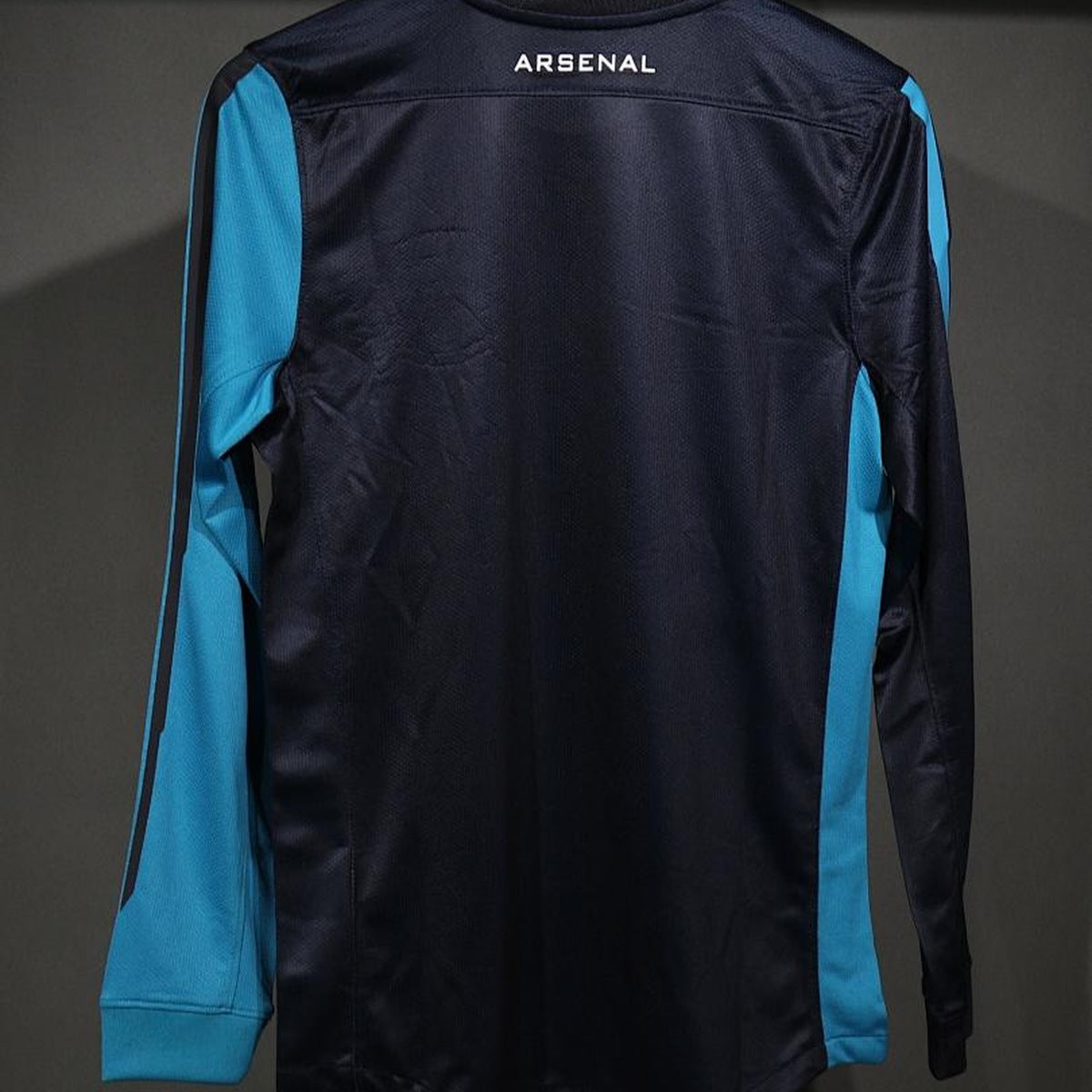 Jersey Arsenal 2011-12 Visitante azul, foto 3 de 7