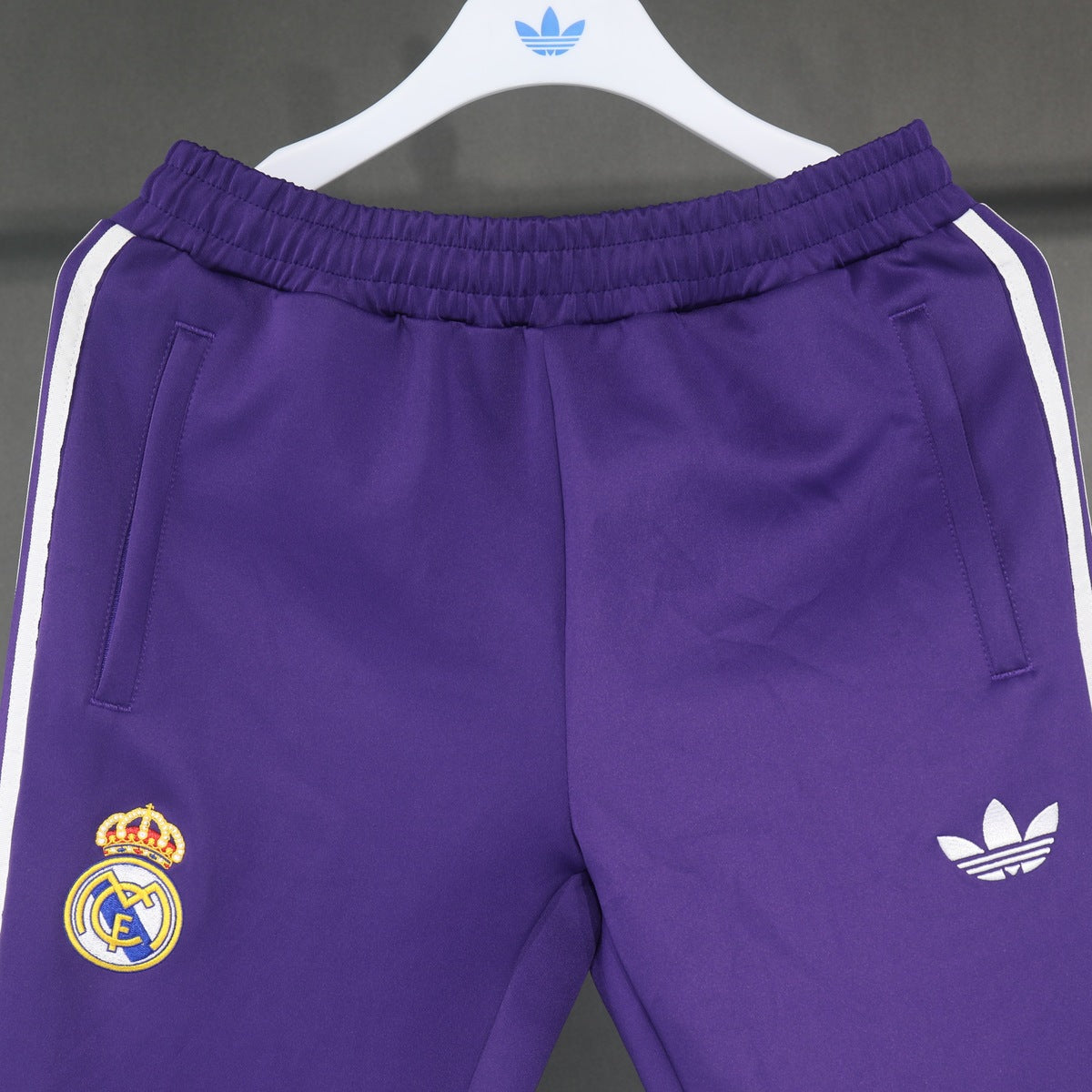 Conjunto Real Madrid adidas Retro 2026 Morado, foto 4 de 10