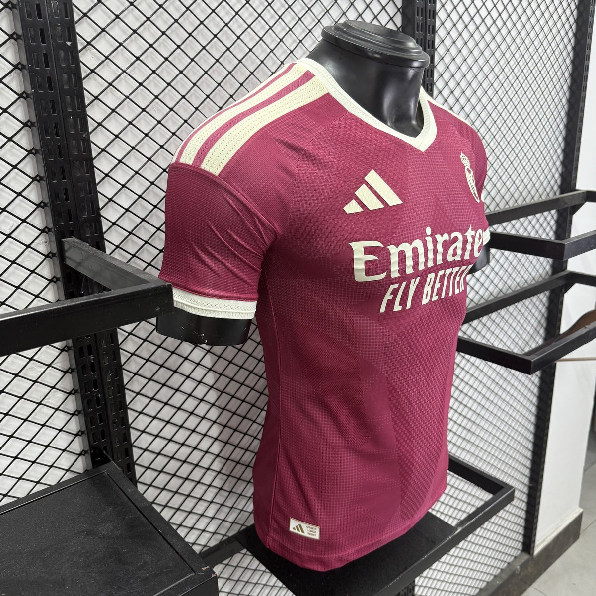 Jersey Real Madrid 2026-27 Tercero rojo, foto 7 de 10