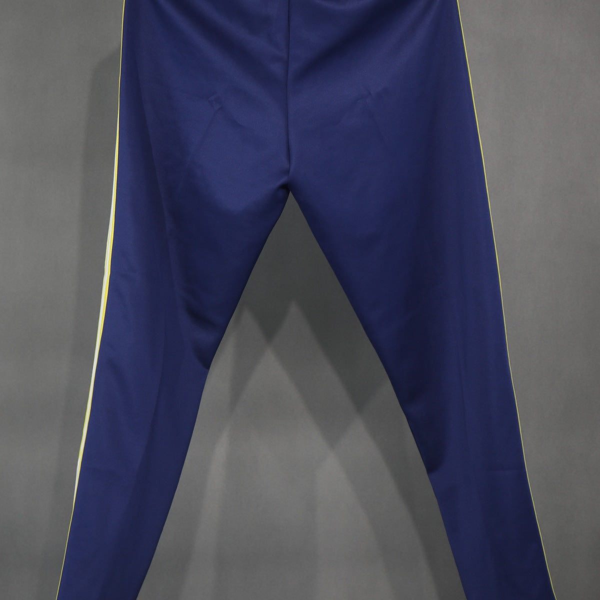 Conjunto Real Madrid adidas TRACK TOP Retro 2026 Azul marino, foto 2 de 11