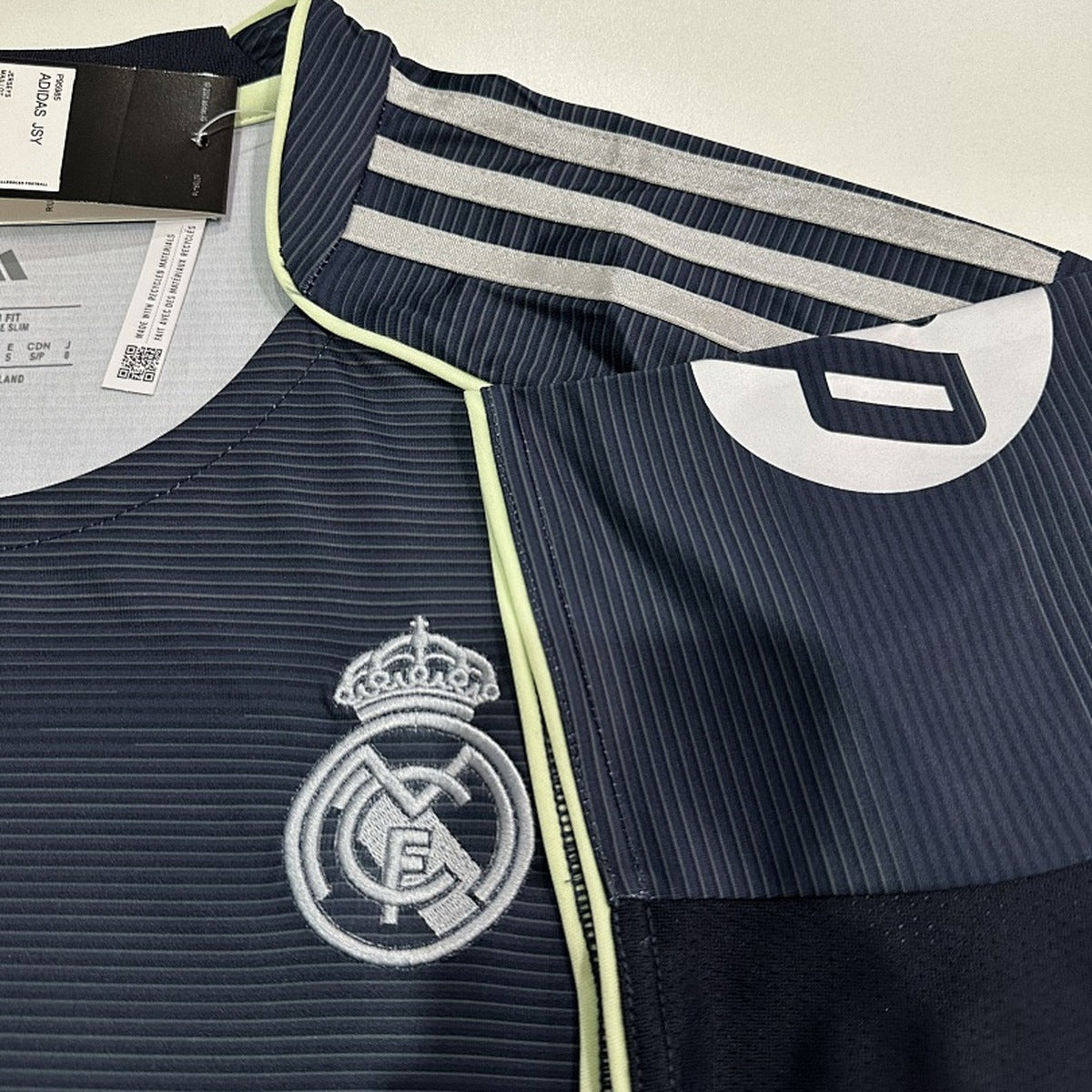 Jersey Real Madrid 2025-26 Visitante azul marino, foto 6 de 6