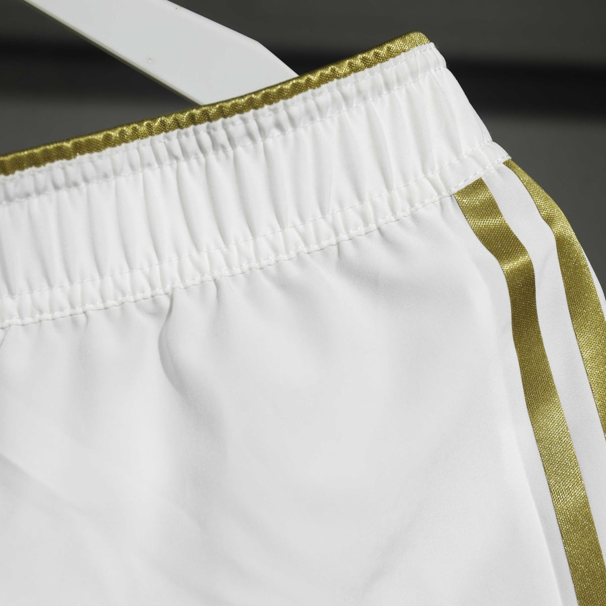 Short Real Madrid adidas 2011/12 Local dorado, foto 6 de 7