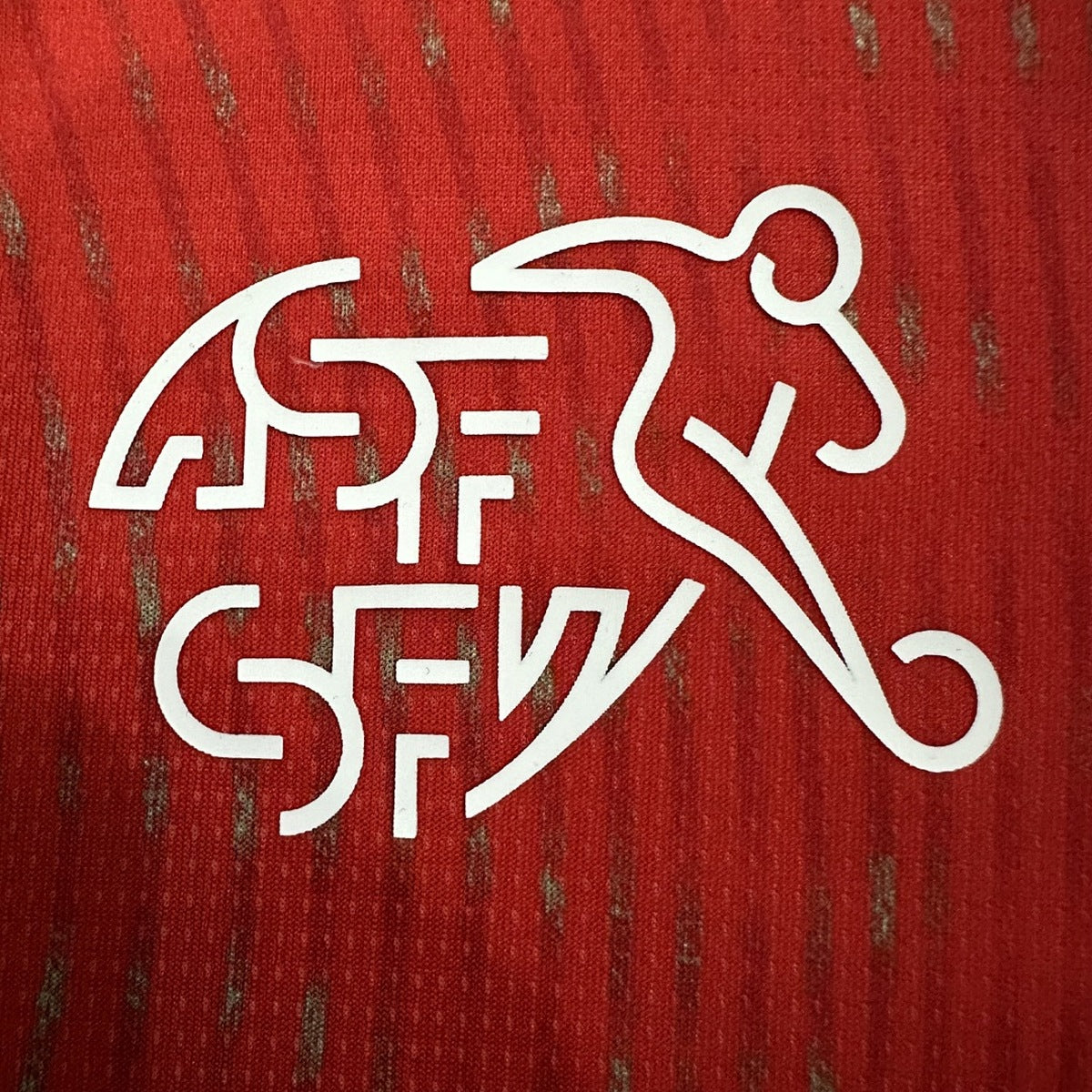 Jersey Suiza 2026 Local rojo, foto 7 de 9