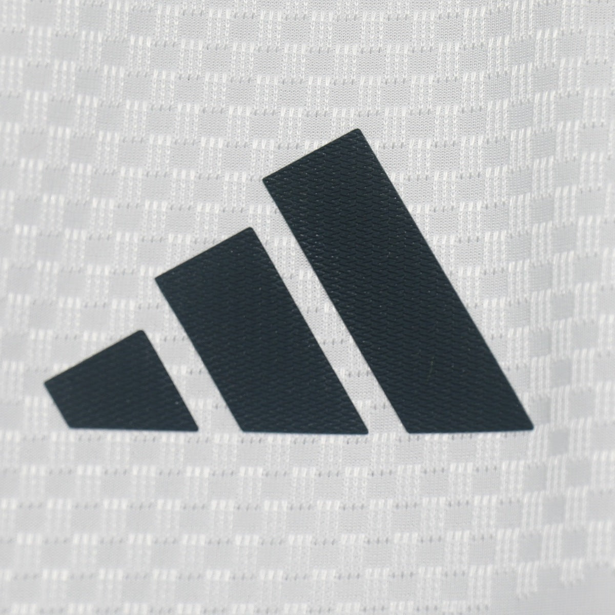 Jersey Real Madrid 2026-27 Local blanco, foto 7 de 9
