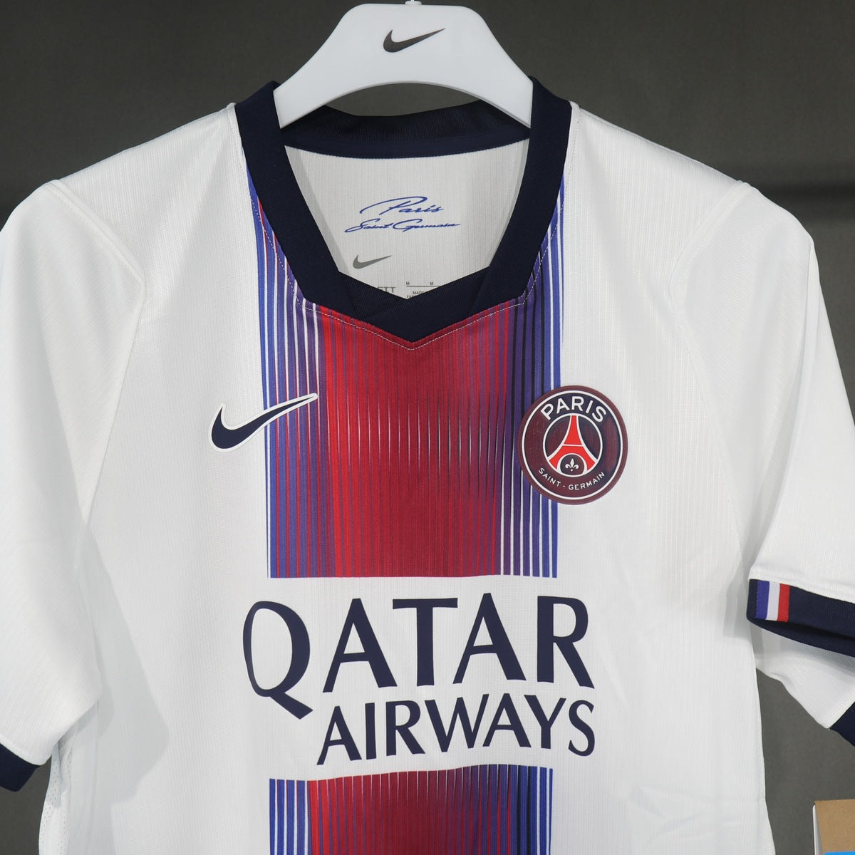 Jersey Paris Saint-Germain 2026-27 Visitante blanco, foto 6 de 6