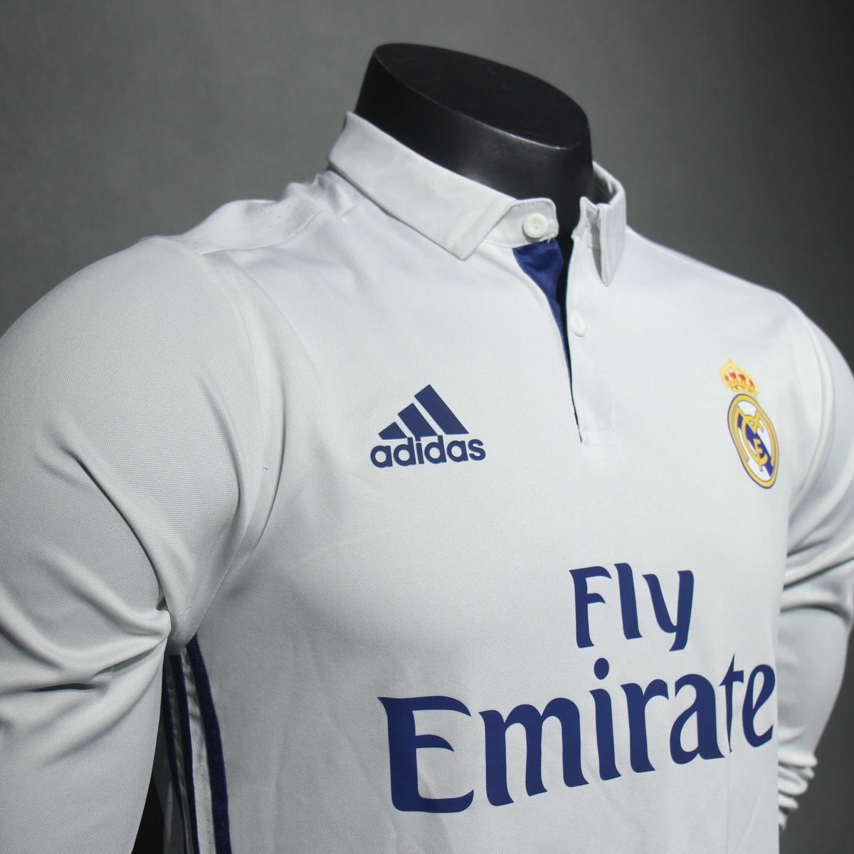 Jersey Real Madrid 2016-17 Local blanco, foto 3 de 6