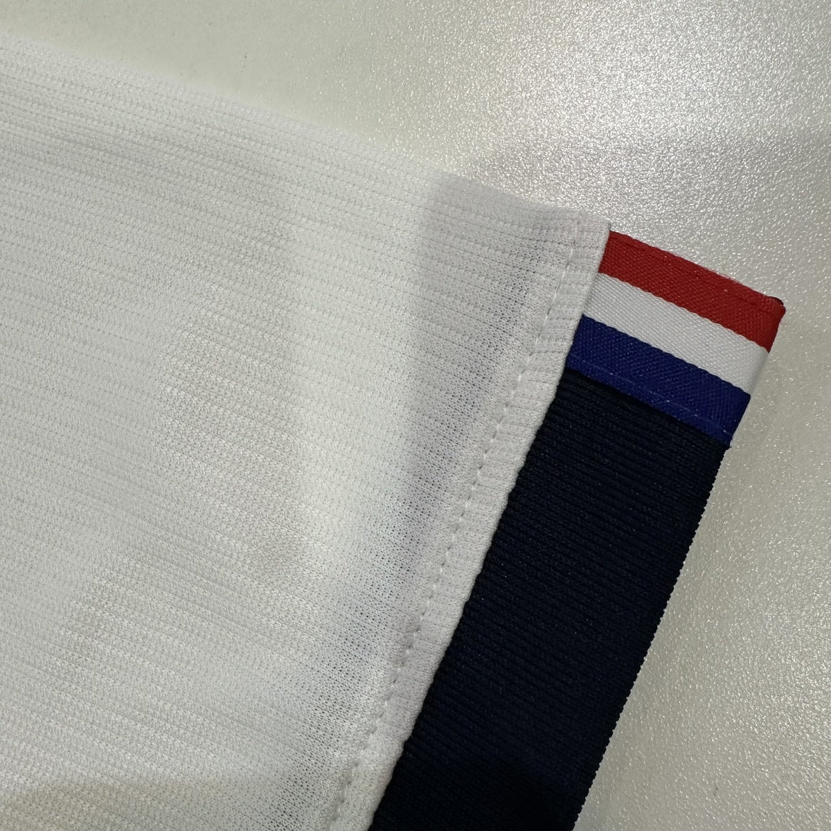 Jersey Paris Saint-Germain 2026-27 Visitante 2 Estrellas blanco, foto 6 de 8