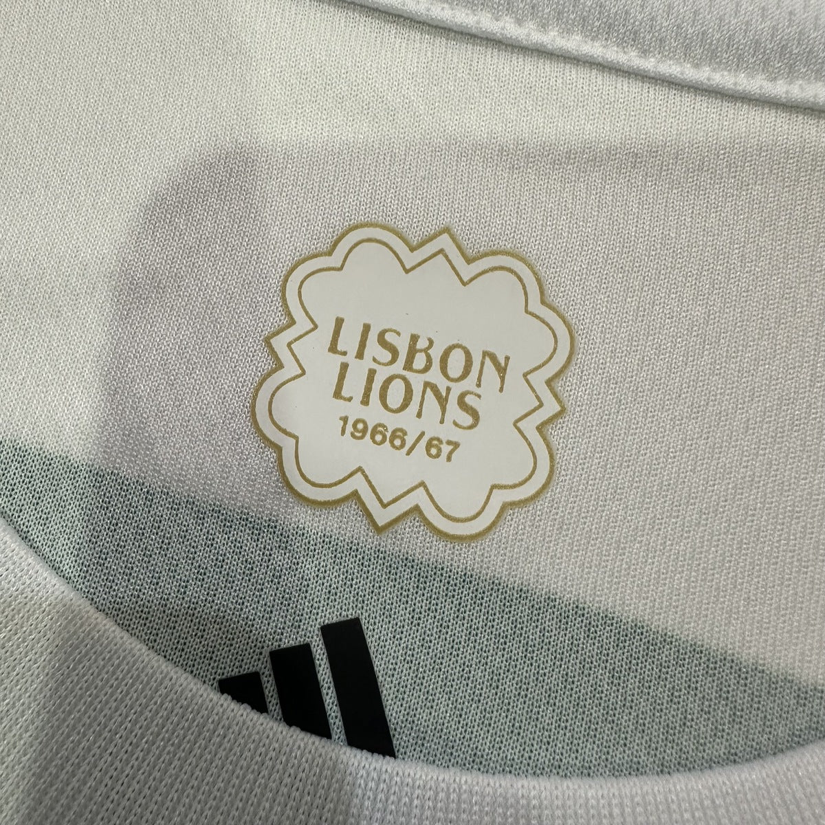 Jersey Celtic 2026-27 Local blanco, foto 6 de 7