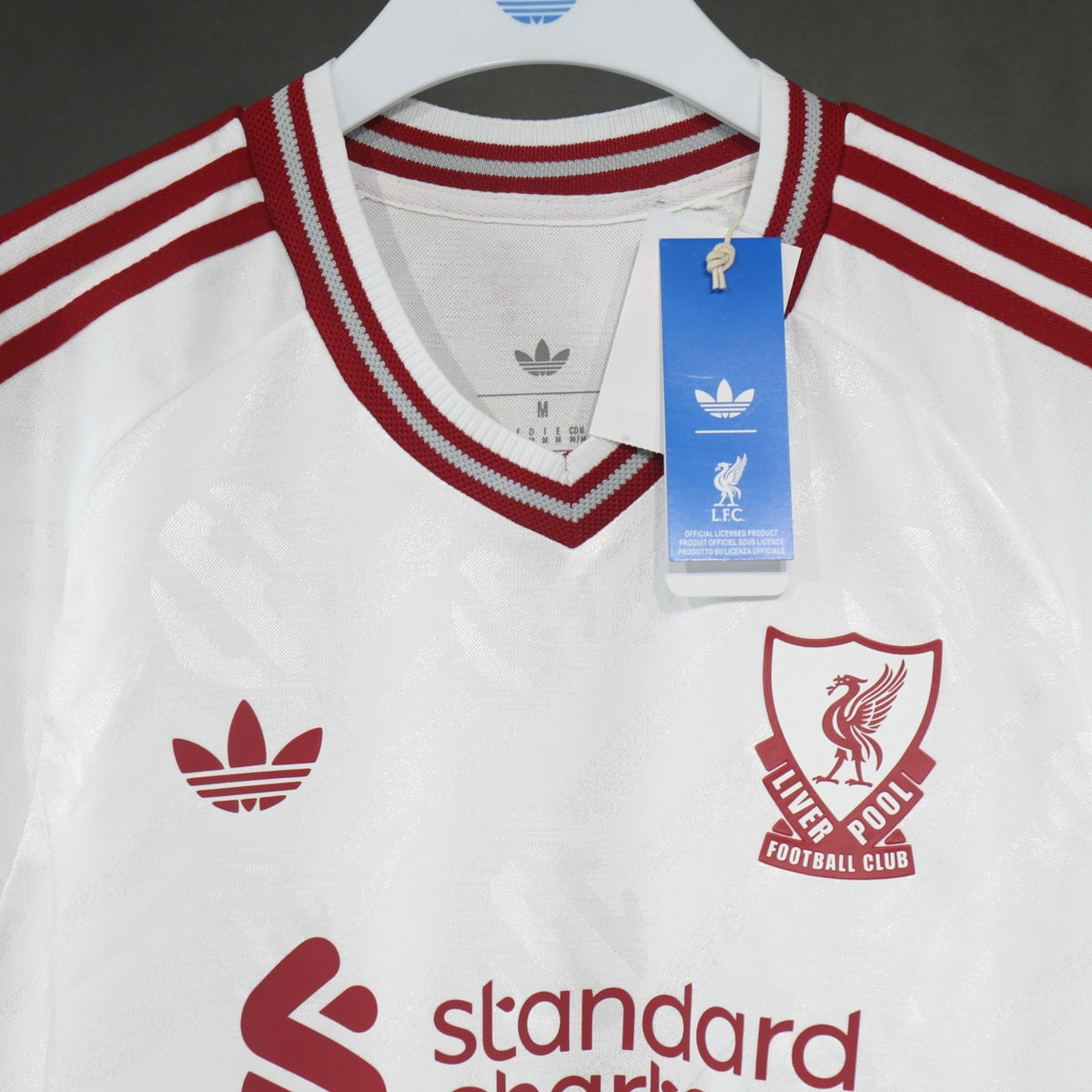 Jersey Liverpool 2026-27 Visitante blanco, foto 7 de 7