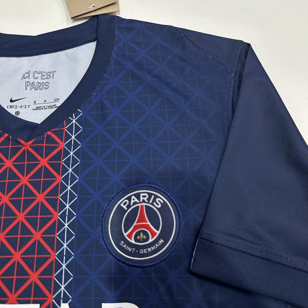 Jersey Paris Saint-Germain 2025-26 Local azul marino, foto 6 de 6