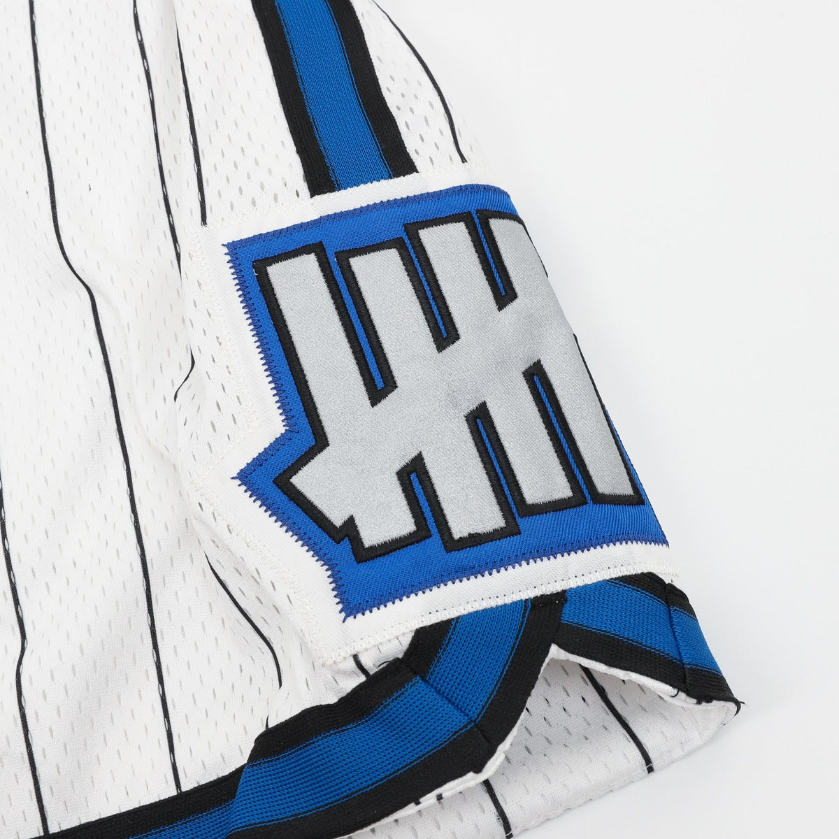 Short UNDEFEATED Blanco, foto 5 de 9