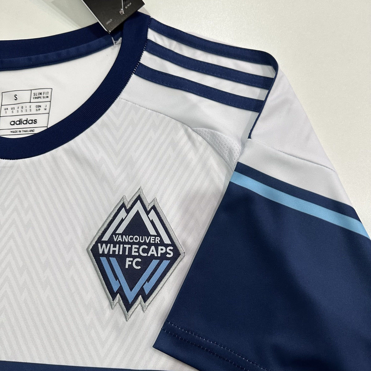 Jersey Vancouver Whitecaps 2025-26 Local blanco, foto 7 de 7