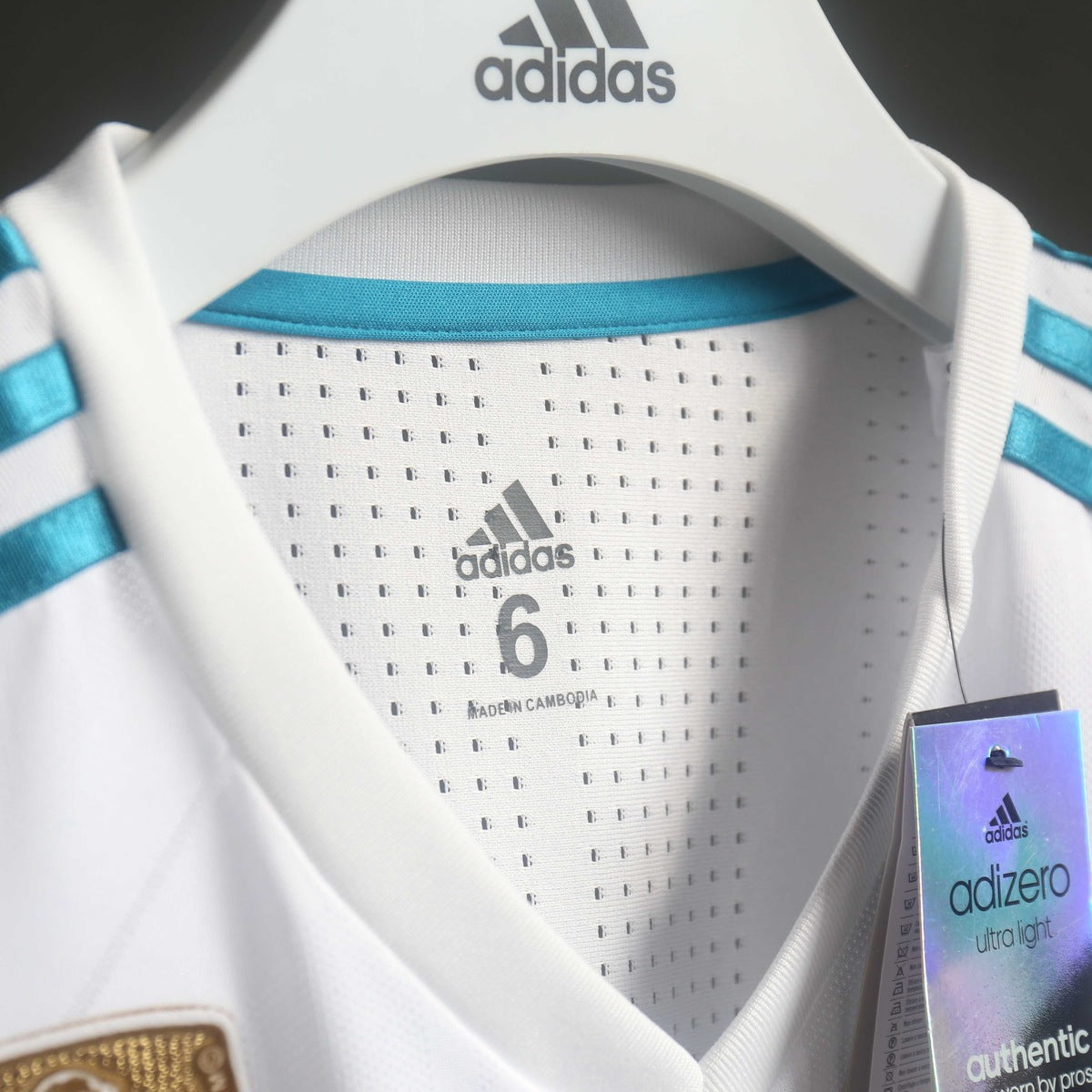 Jersey Real Madrid 2017-18 Local blanco, foto 5 de 7