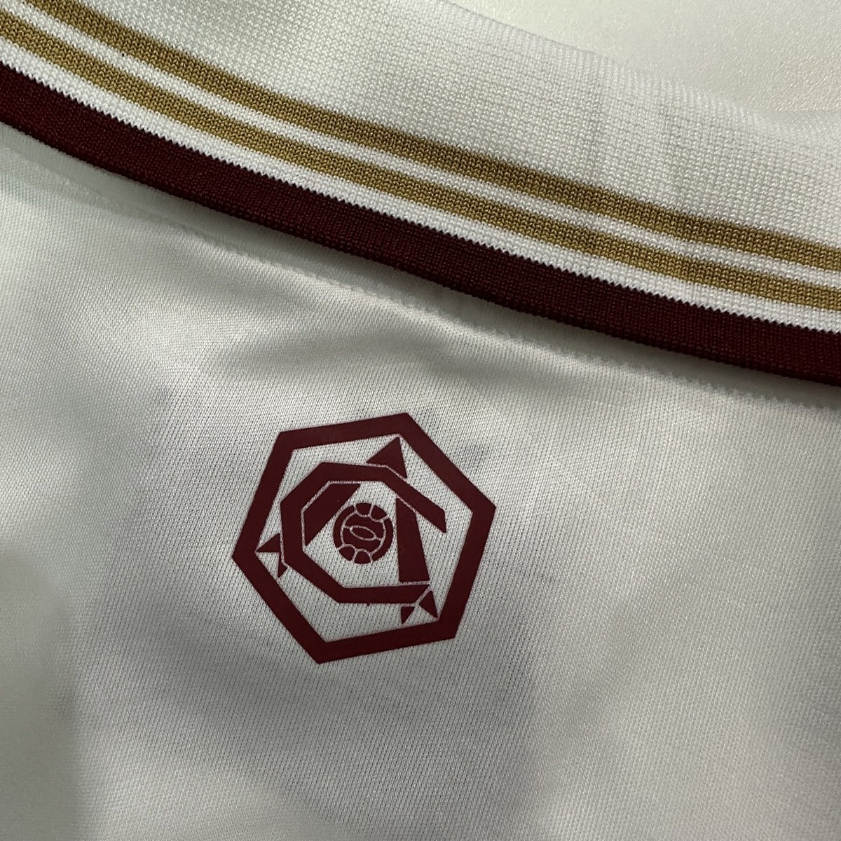 Jersey Arsenal 2025-26 Tercero blanco, foto 7 de 8