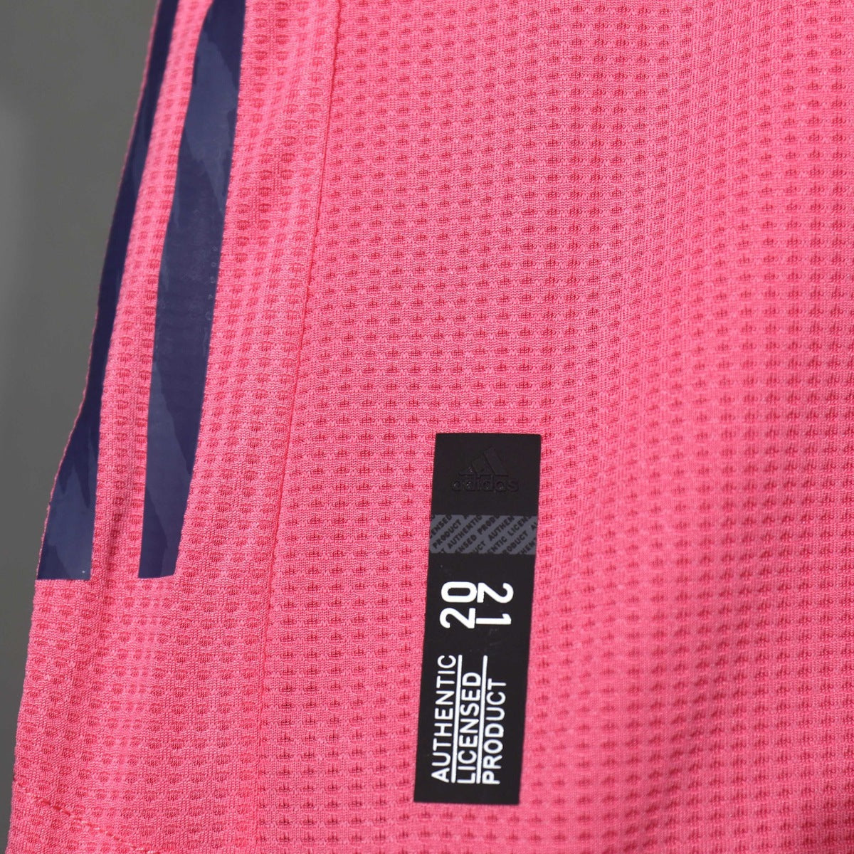Jersey Real Madrid 2020-21 Visitante rosa, foto 4 de 7