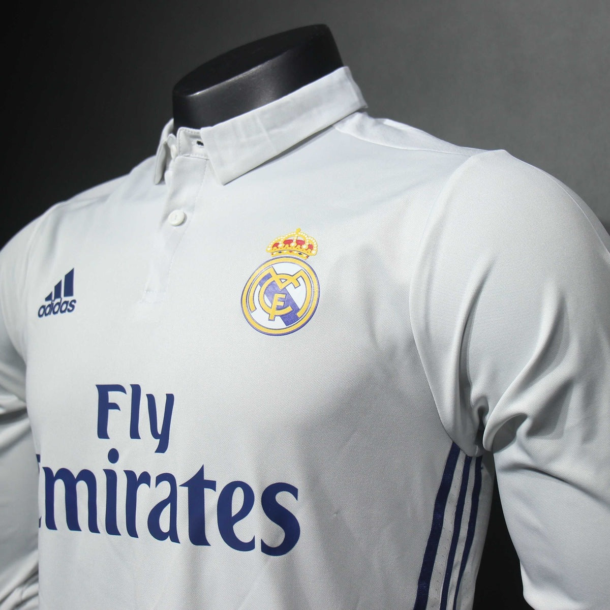 Jersey Real Madrid 2016-17 Local blanco, foto 4 de 6