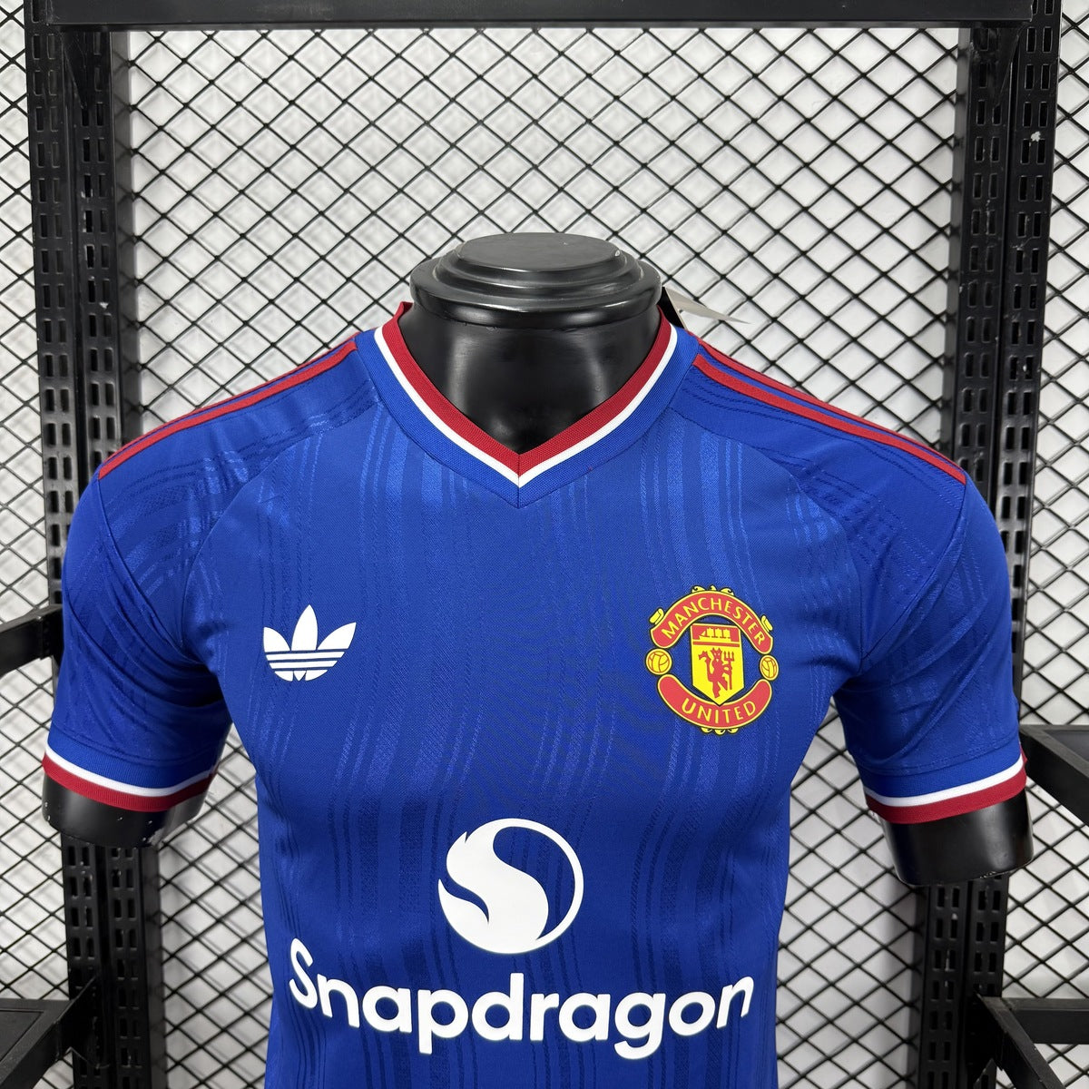 Jersey Manchester United 2026-27 Visitante azul, foto 8 de 9