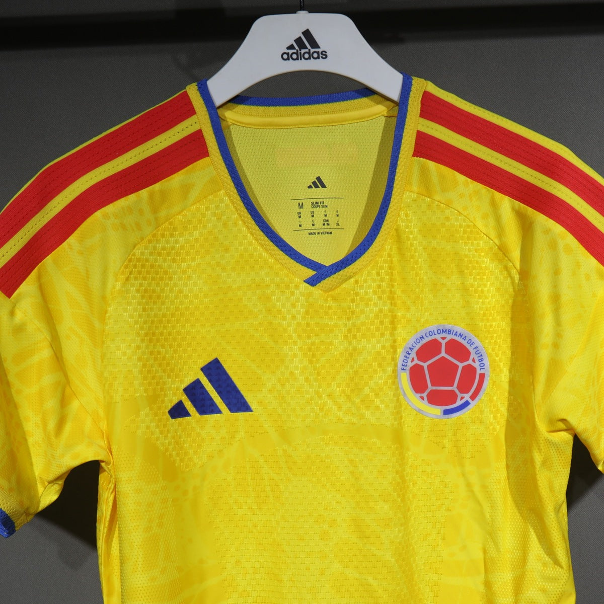 Jersey Colombia 2026 Local amarillo, foto 8 de 8