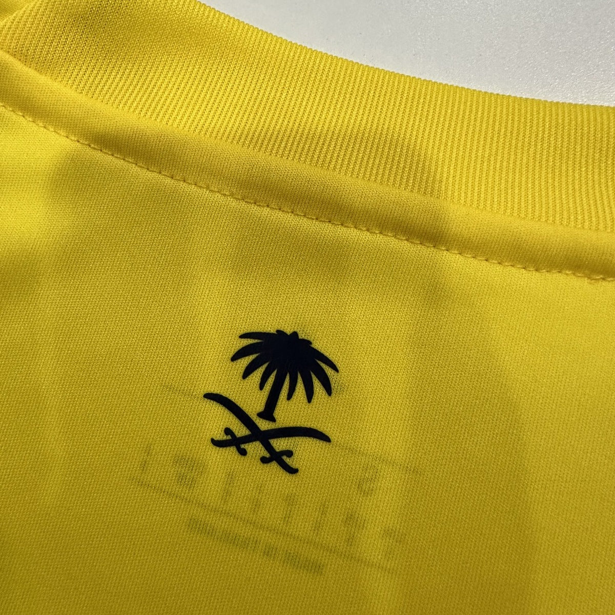 Jersey Al Nassr 2025-26 Local amarillo, foto 7 de 8