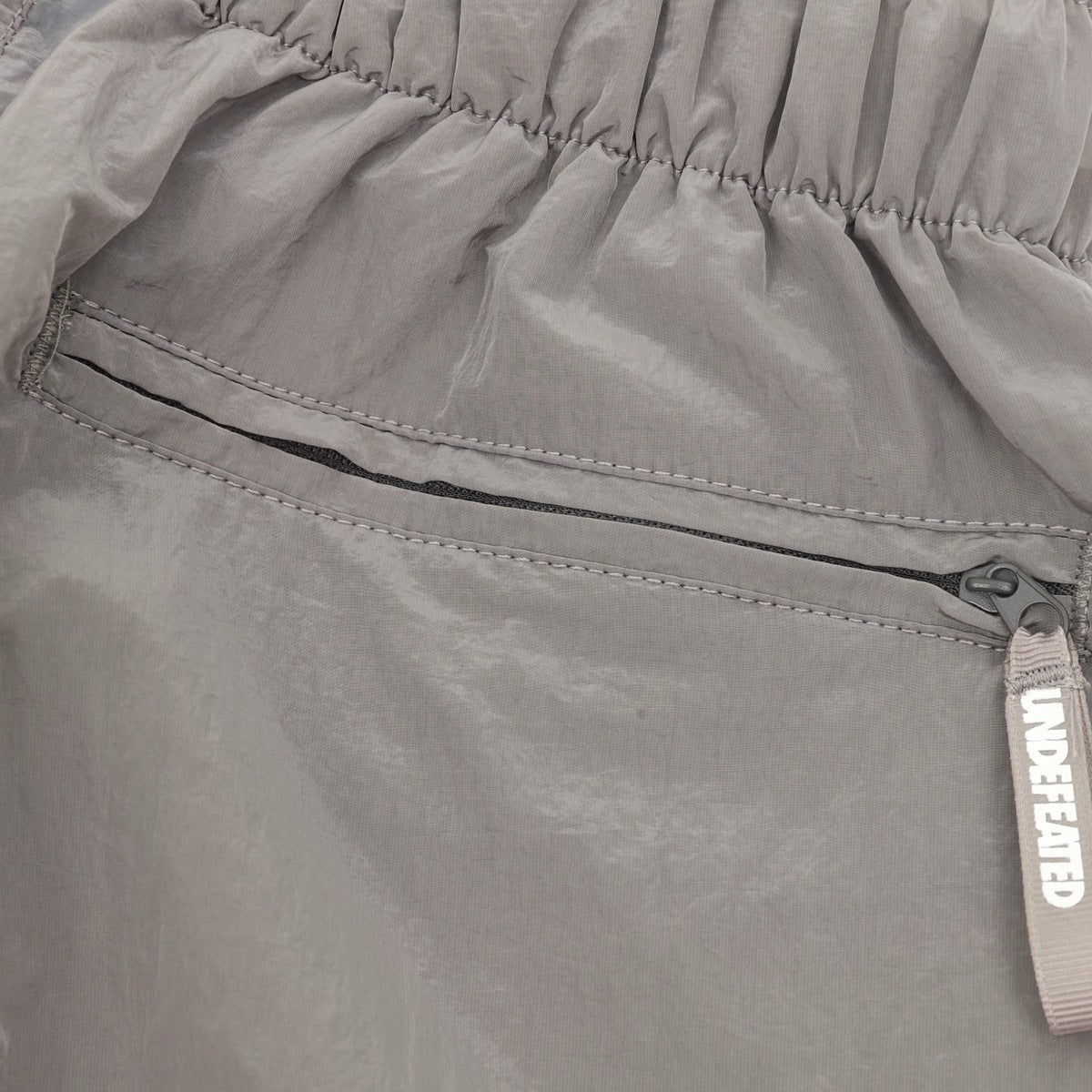 Short UNDEFEATED Gris, foto 5 de 9