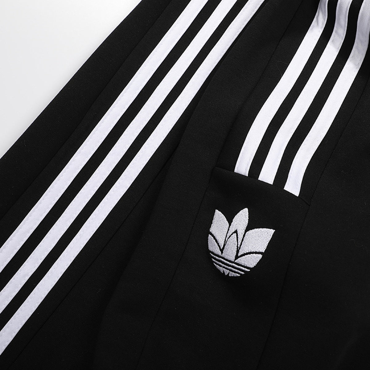 Pants adidas Pierna Recta Trébol 3D, foto 7 de 13