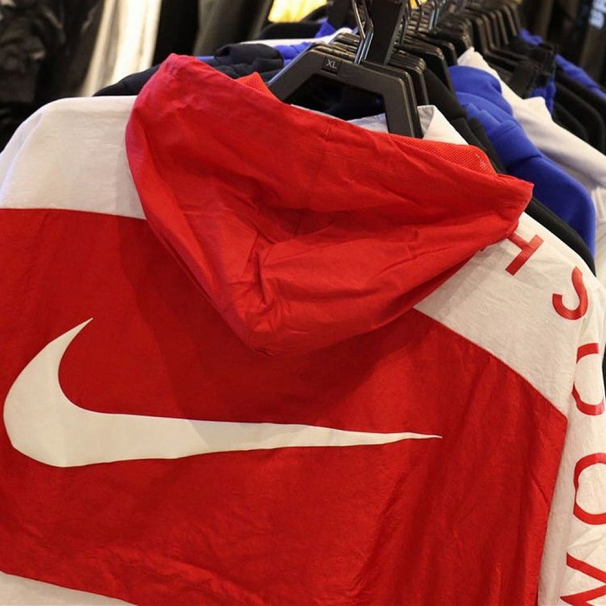 Chamarra Nike Cortavientos Swoosh Grande, foto 7 de 8
