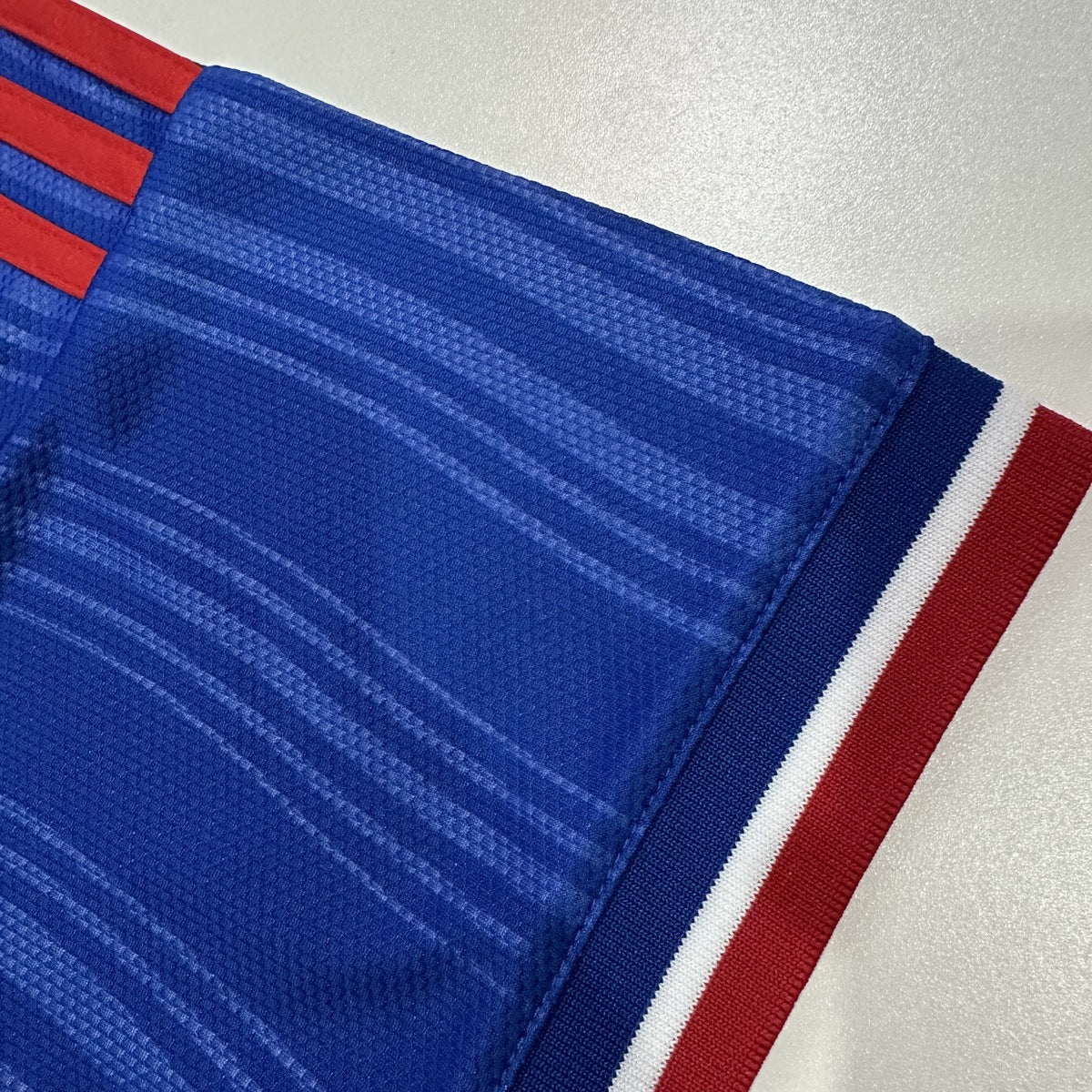 Jersey Manchester United 2026-27 Visitante azul, foto 7 de 8