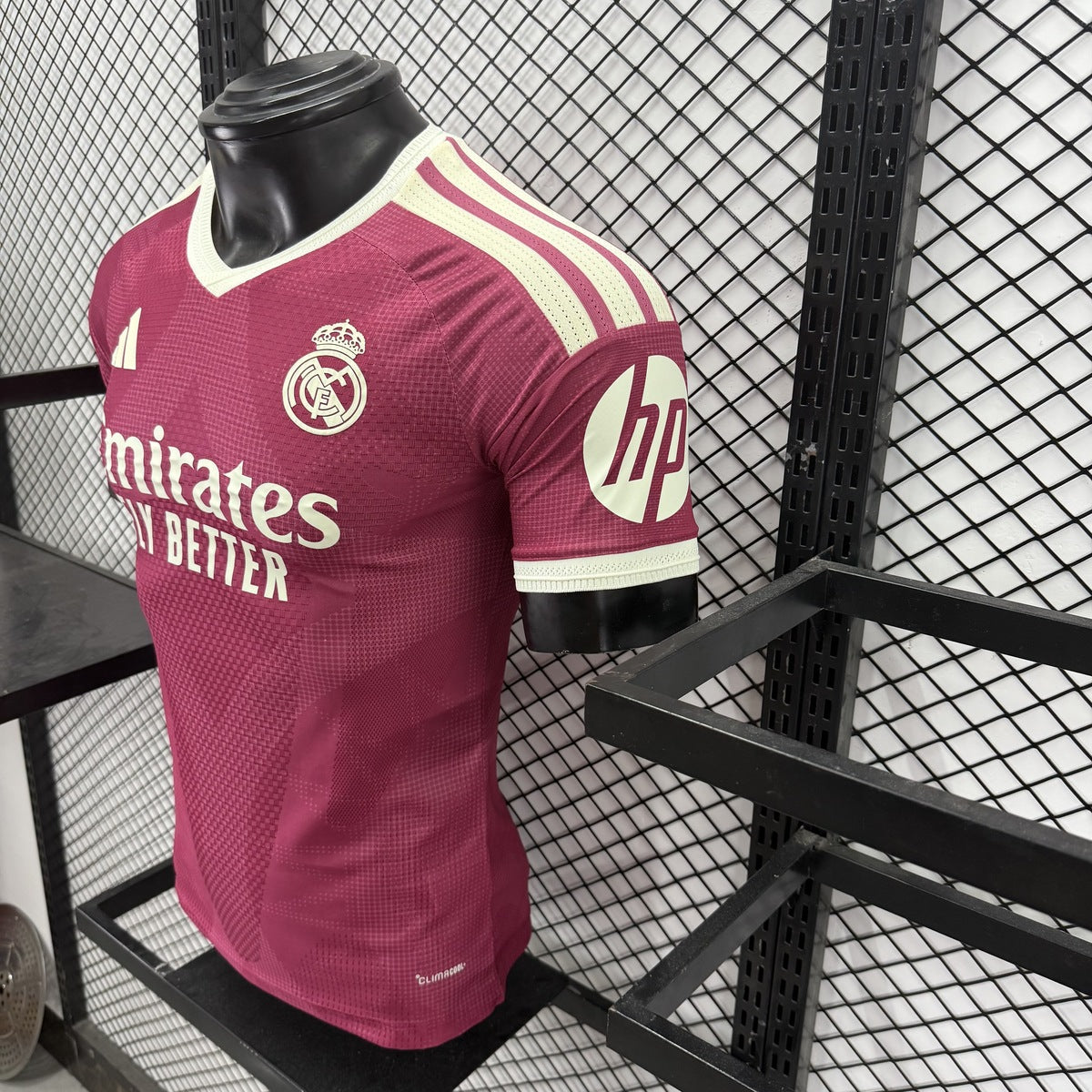 Jersey Real Madrid 2026-27 Tercero rojo, foto 8 de 10