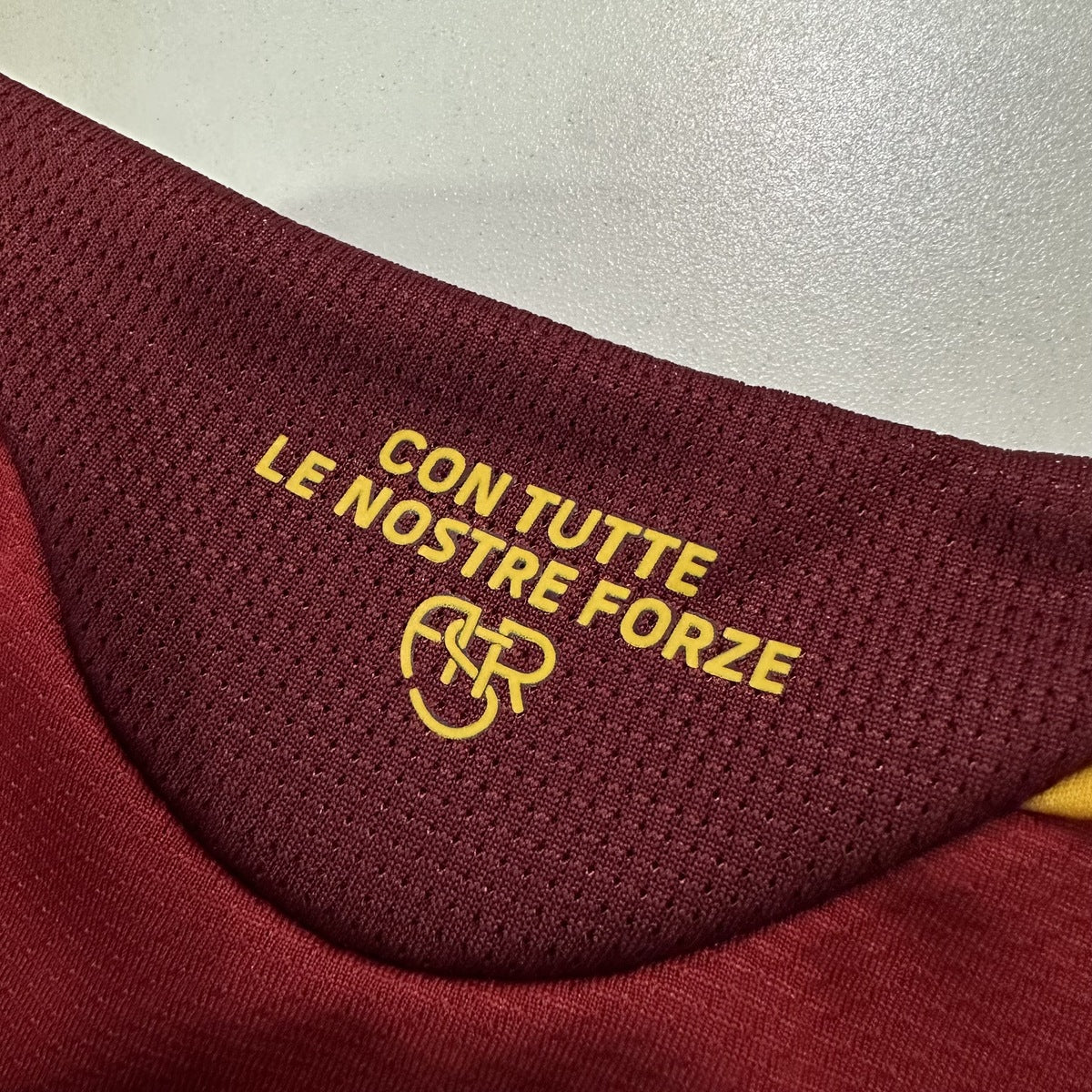 Jersey AS Roma 2026-27 Local rojo, foto 7 de 8