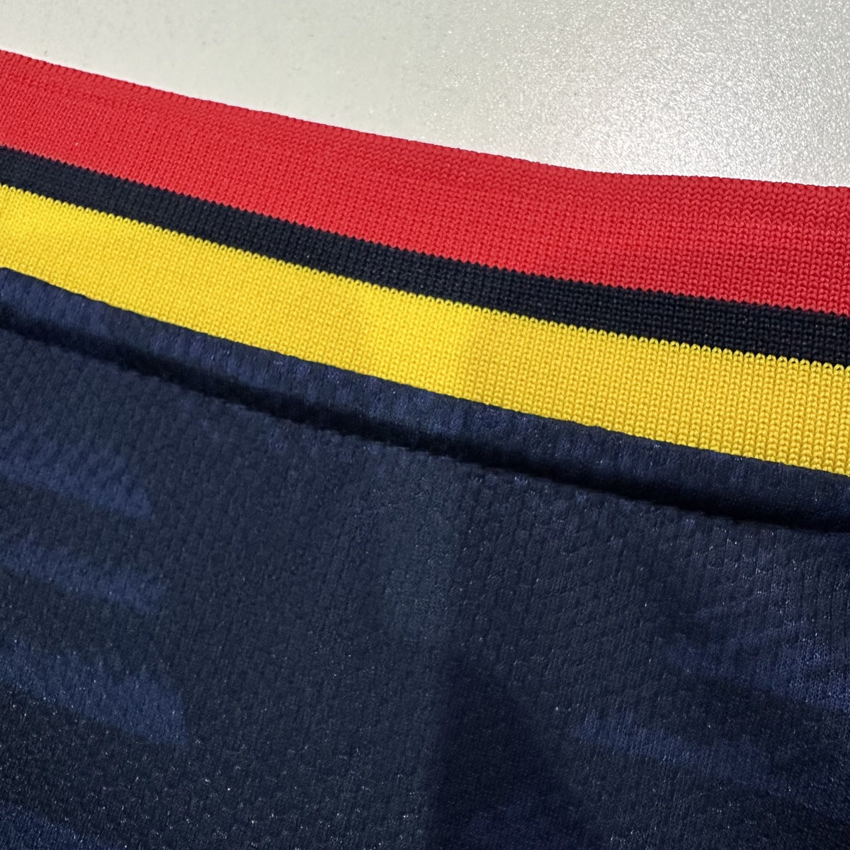 Jersey Arsenal 2026-27 Visitante azul marino, foto 7 de 8