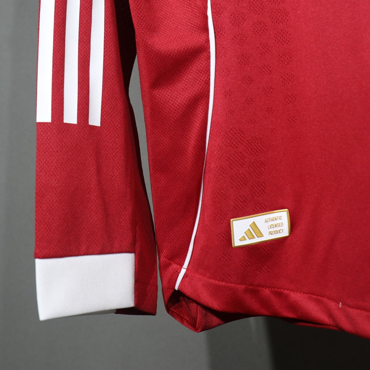 Jersey Liverpool 2025-26 Local rojo, foto 3 de 3